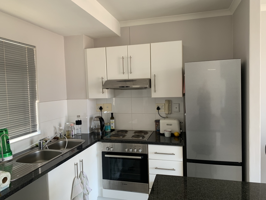 1 Bedroom Property for Sale in Vredehoek Western Cape